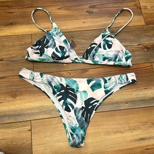 Monstera pattern bikini set in size M